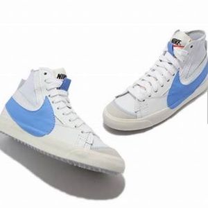 NWOB Nike Blazer Mid ‘77 JUMBO swoosh sneaker.
